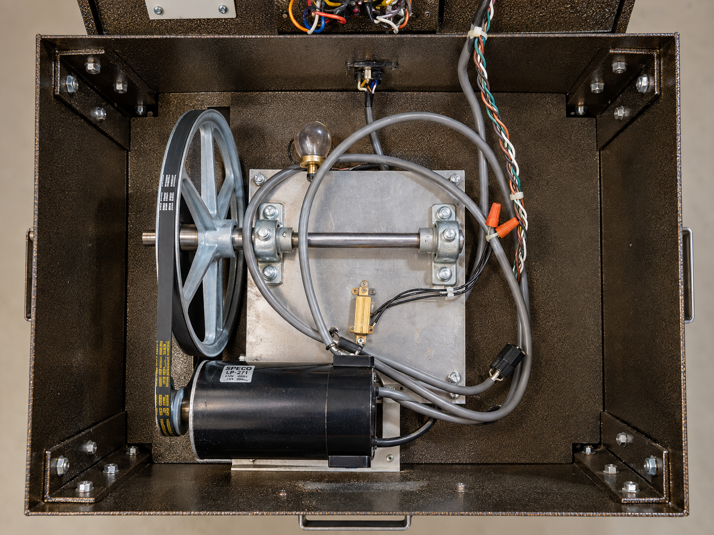 Internal motor, belt, pulley, and drive mechanism of the SPECO LP-271 film table