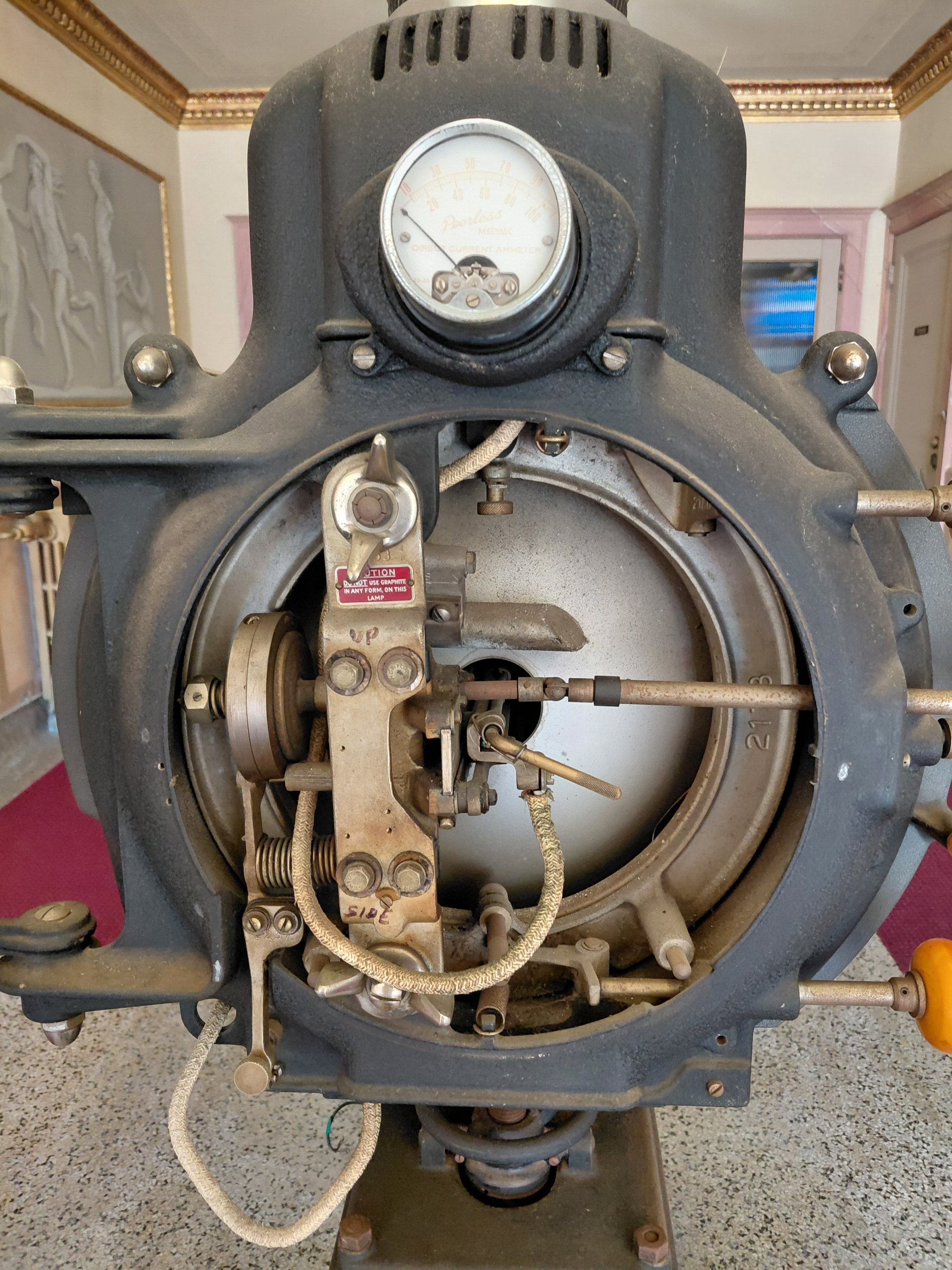 Interior mechanism of the Peerless Magnarc carbon-arc lamphouse